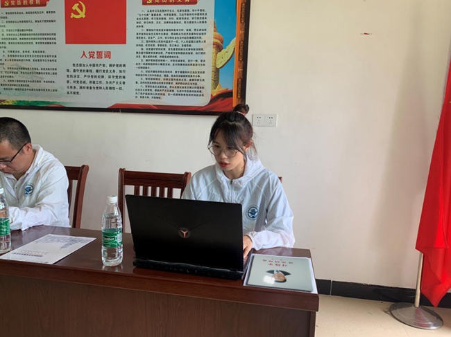 開展“《習(xí)近平談治國理政》第三卷與脫貧攻堅”專題宣講。福建船政交通職業(yè)學(xué)院供圖
